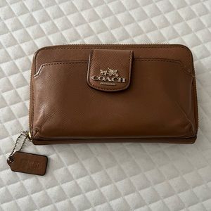 Med size Brown leather Coach wallet